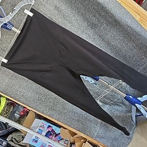 MATERNITY SONOMA SIZE LARGE Black Leggings